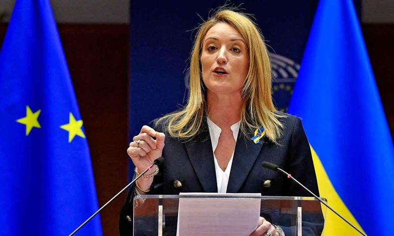 A presidente do Parlamento Europeu, Roberta Metsola, quer o Tribunal Penal Internacional investigando possíveis crimes de guerra da Rússia(foto: AFP) A presidente do Parlamento Europeu, Roberta Metsola