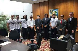 Grupo foi atendido por deputados para debater a cláusula de barreira e a importância de repôr o efetivo da PMDF Grupo foi atendido por deputados para debater a cláusula de barreira e a importância de repôr o efetivo da PMDF