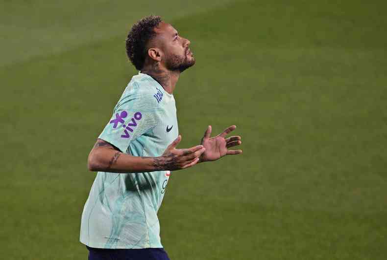 Neymar em treino da Seleo Brasileira