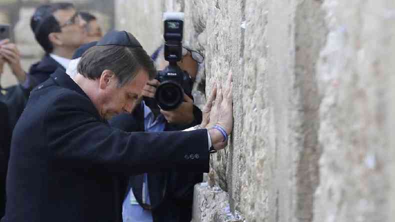 Bolsonaro no Muro das Lamentae, ele fez visita a Israel em abril de 2019(foto: Reuters)