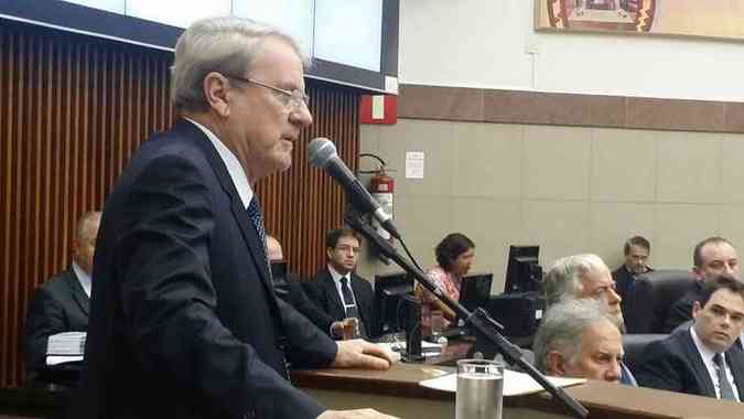 O prefeito Marcio Lacerda durante cerimnia de entrega da prestao de contas da prefeitura  Cmara (foto: Jair Amaral/EM/D.A Press)