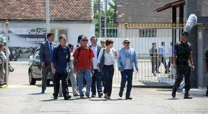 Integrantes da Comisso Nacional da Verdade fazem diligncia em vila militar, no Rio, para ouvir ex-presos polticos (foto: Tomaz Silva/Agncia Brasil )