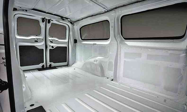 espaço interno do Fiat furgão Scudo