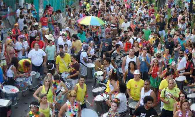 Folies lotaram as vias do Bairro Dona Clara(foto: Renan Damasceno/EM/DA Press)