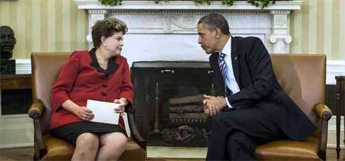 Dilma dever ser recebida por Obama na Casa Branca com um tapete vermelho e homenageada com um jantar de gala(foto: AFP PHOTO/Brendan SMIALOWSKI )