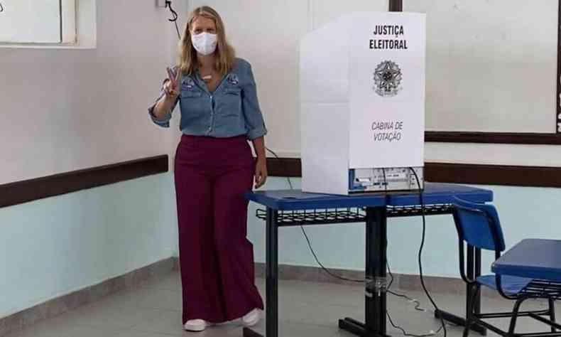 Luisa Barreto votou na manh deste domingo(foto: Pietra Pessoa/Divulgao)
