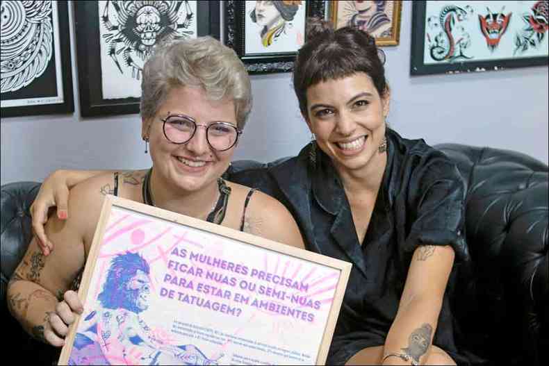 As tatuadoras Bruna Martins e Thereza Nardelli, autoras da cartilha sobre condutas adequadas nos estdios de tatuagem (foto: Larissa Kmpel/EM/D.A. Press)