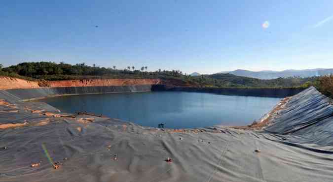 Barragem da abandonada Mina do Engenho preocupa procurador da Repblica. Rompimento afetaria comunidade e abastecimento da Grande BH(foto: Leandro Couri/EM/D.A Press)