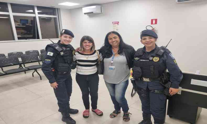 Me do menino desaparecido com agentes da Guarda Civil Municipal de Belo Horizonte