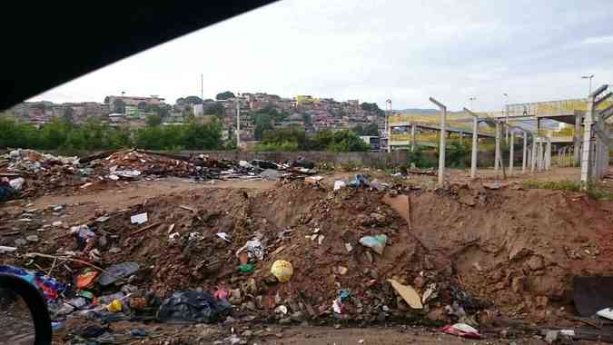 Prefeitura de BH pede que os moradores respeitem os dias de coleta de lixo e faam o descarte consciente Danilo Antunes Gonalves