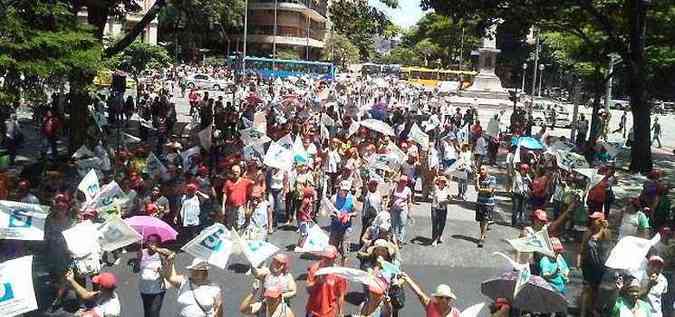 Protesto dos agentes de sade no Centro de Belo Horizonte(foto: Sindbel/Divulgao)