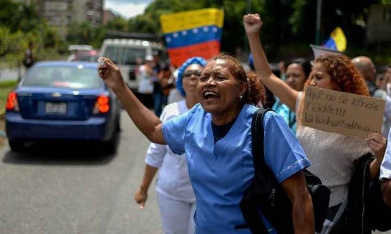 Trabalhadores protestam país afora contra a miséria, a fome e a falta de emprego(foto: Federico PARRA / AFP) Trabalhadores protestam país afora contra a miséria, a fome e a falta de emprego(foto: Federico PARRA / AFP)