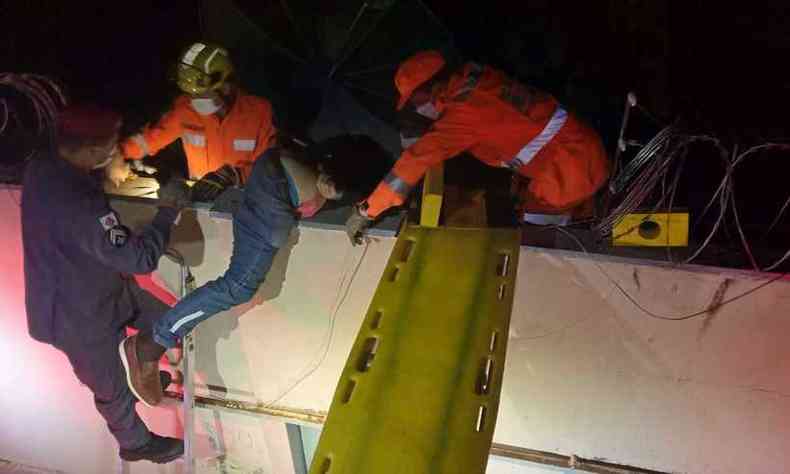 Fato aconteceu em Uberaba, na Regio do Tringulo Mineiro(foto: Divulgao/Corpo de Bombeiros)