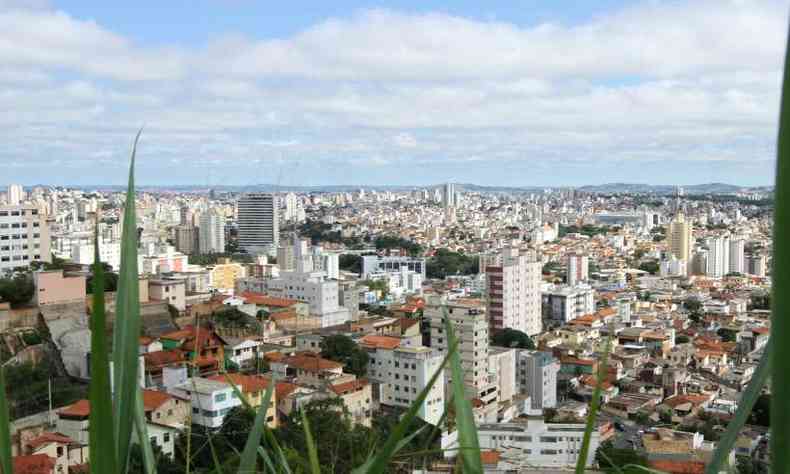 Vista de Belo Horizonte/MH. Prefeitura da capital arrecadou R$ 815 milhes com pagamento antecipado do IPTU 2021 em janeiro. Valor corresponde a mais 40% do total estimado com a arrecadao do imposto para o ano(foto: Jair Amaral/EM/D.A Press)