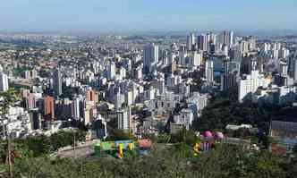 Vista do Bairro Buritis, na Regio Oeste de Belo Horizonte. Sol predomina hoje(foto: Edsio Ferreira/EM/DA Press)