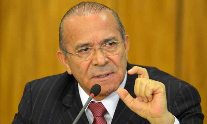 Eliseu Padilha disse que vai renunciar a parte do salário de ministro até o valor correspondente ao teto salarial(foto: José Cruz/Agência Brasil ) Eliseu Padilha disse que vai renunciar a parte do salário de ministro até o valor correspondente ao teto salarial(foto: José Cruz/Agência Brasil )