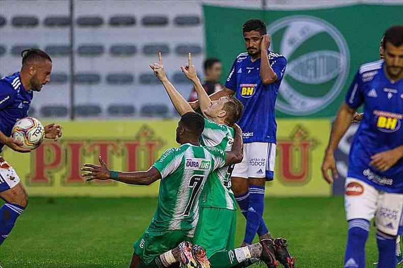 Cruzeiro perdeu para o Juventude por 1 a 0, no ltimo sbado, em Caxias do Sul (foto: Fernando Alves/Agif/Estado Contedo)
