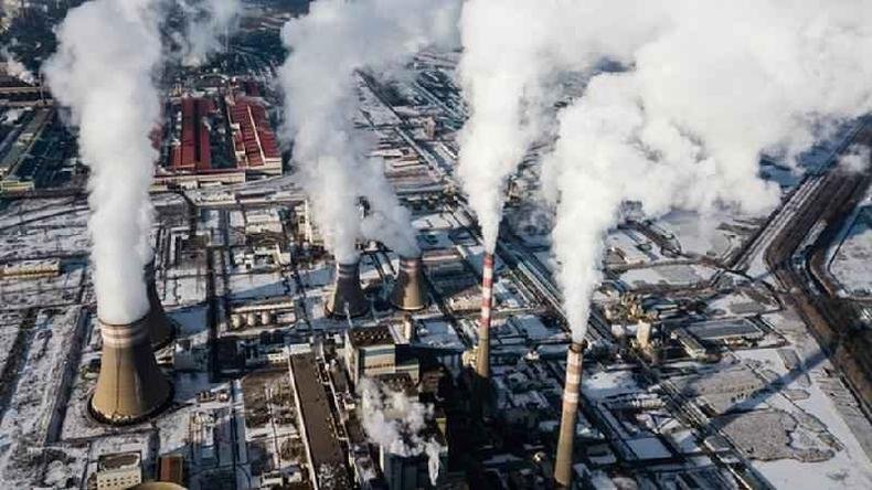 Tubula��es soltando fuma�a