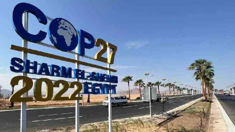 Smbolo da COP27 em Sharm el-Sheikh.