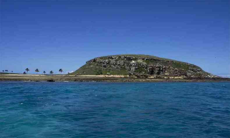 Ilha do arquipélago dos Abrolhos(foto: Wikimedia Commons)