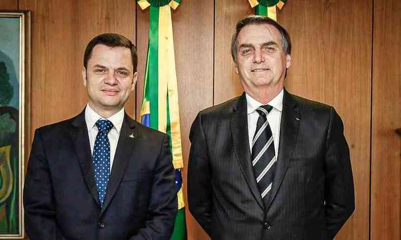 Ministro da Justia, Anderson Torres, e o presidente Jair Bolsonaro agora sero investigados no inqurito das fake news(foto: Redes Sociais/Reproduo)