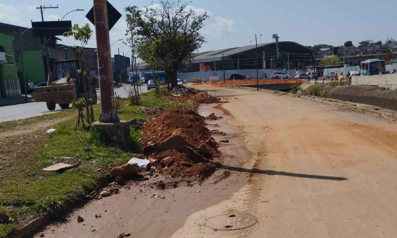 Imagem das obras que ocorrem na Avenida Cristiano Machado