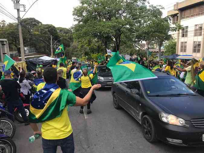 Manifestao bolsonarista na Avenida Raja Gabaglia, em Belo Horizonte, nesta sexta-feira (4/11)Ramon Lisboa/EM/D.A Press