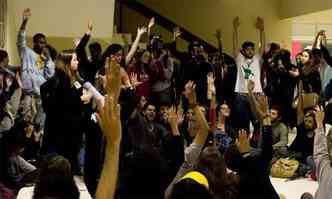 Os estudante decidiram pela ocupao depois de uma reunio com a reitoria(foto: Reproduo internet/Facebook)