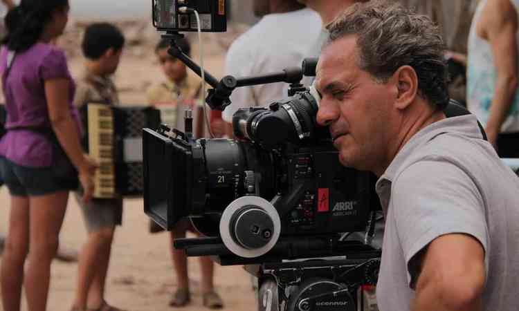 Diretor Breno Silveira est filmando cena do filme Gonzaga: De pai para filho 
