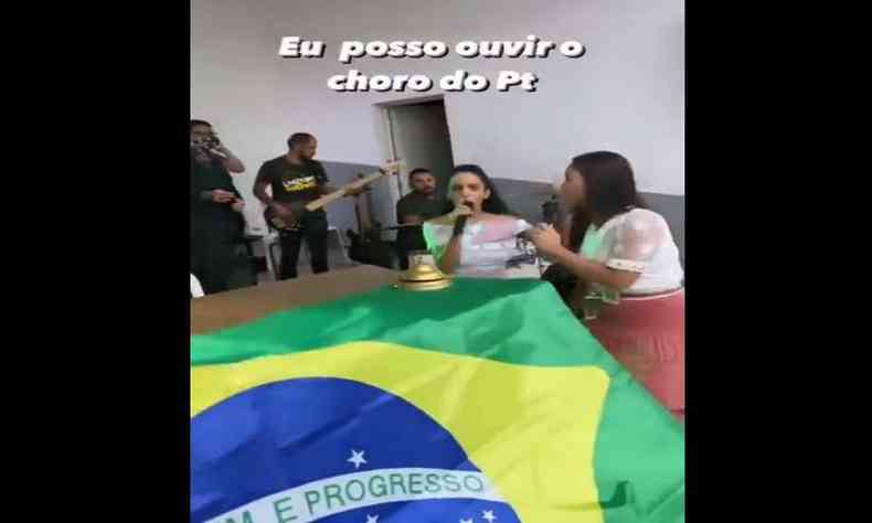 Fiis da igreja Assembleia de Deus em manifestao de apoio ao presidente Jair Bolsonaro
