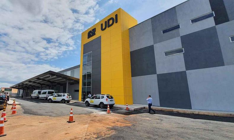 Fachada do aeroporto de Uberlndia