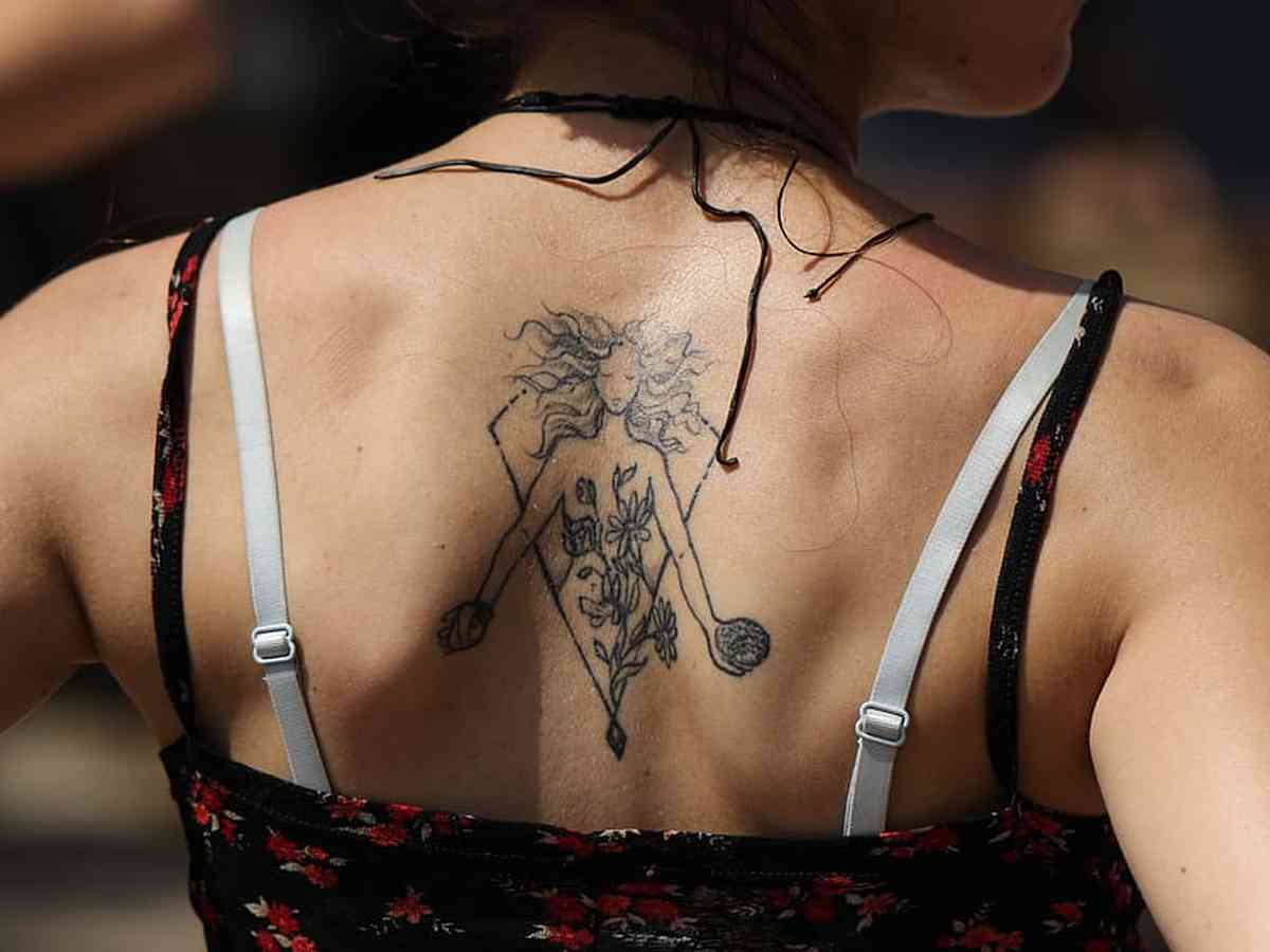 Entenda como a tatuagem foi de símbolo da marginalidade a moda com status  de arte - Cultura - Estado de Minas