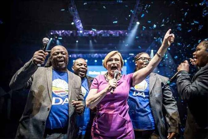 A lder opositora Helen Zille no palanque: discurso  classe mdia(foto: Marcos Longari/AFP)