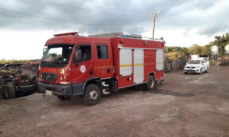 Tratorista trabalhava junto  margem d Rodovia BR-452, prximo a Tupaciguara