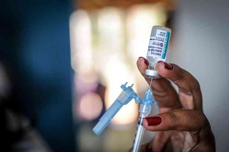 Vacinao em Timteo j atingiu mais de 70% da populao com a 1 dose(foto: Leandro Couri/EM/D.A Press)