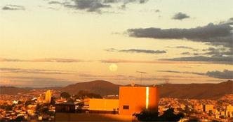 Imagem do c�u de Belo Horizonte no fim da tarde deste s�bado(foto: Daniel Silveira/EM/D.A/Press)