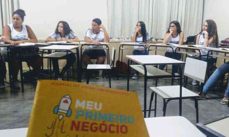 Cerca de 120 estudantes participaram da primeira edio do Meu Primeiro Negcio em BH(foto: Minas Digital/Divulgao)