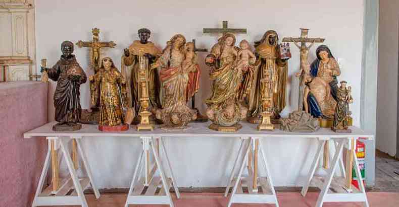 Obras sacras do sculo 18 so restauradas na Igreja Matriz de Catas Altas, dentro de projeto de preservao tocado pela prefeitura da cidade(foto: Roberto Mirada/Divulgao)
