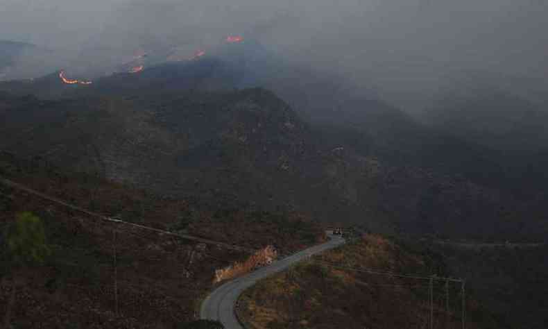 Incndio tomou o Parque Nacional da Serra do Cip por dez dias(foto: Leandro Couri/EM/D.A. Press)