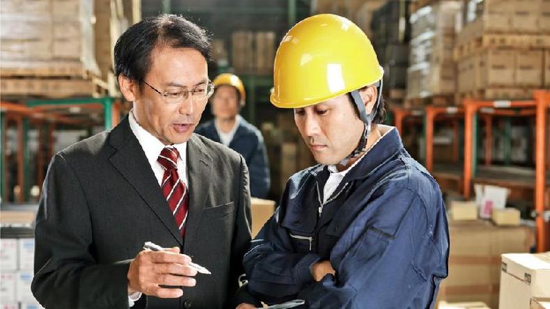 Patro e trabalhador no Japo