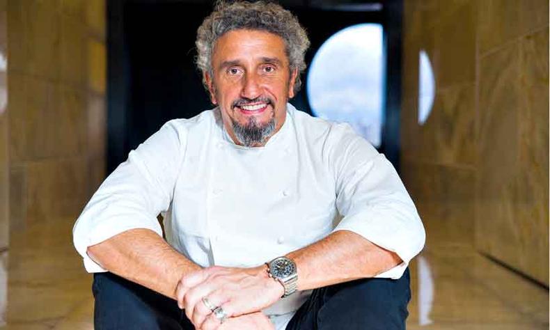 Chef Emmanuel Bassoleil participou de live do Fartura On-line, na qual deu dicas de culinária e boas receitas (foto: Hotel Unique/REPRODUÇÃO) Chef Emmanuel Bassoleil participou de live do Fartura On-line, na qual deu dicas de culinária e boas receitas (foto: Hotel Unique/REPRODUÇÃO)