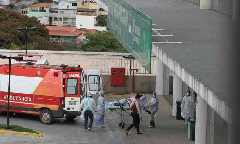 Movimento de pessoas no Hospital Metropolitano do Barreiro (Hospital Metropolitano Doutor Clio de Castro)(foto: Edesio Ferreira/EM/D.A Press)