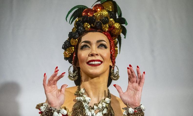 Laila Garin como Carmen Miranda