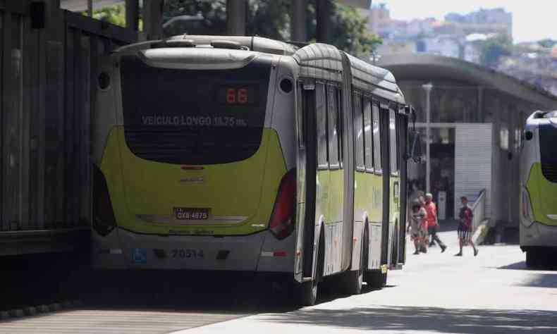 Encontro reúne fãs de ônibus no Centro-Oeste de Minas