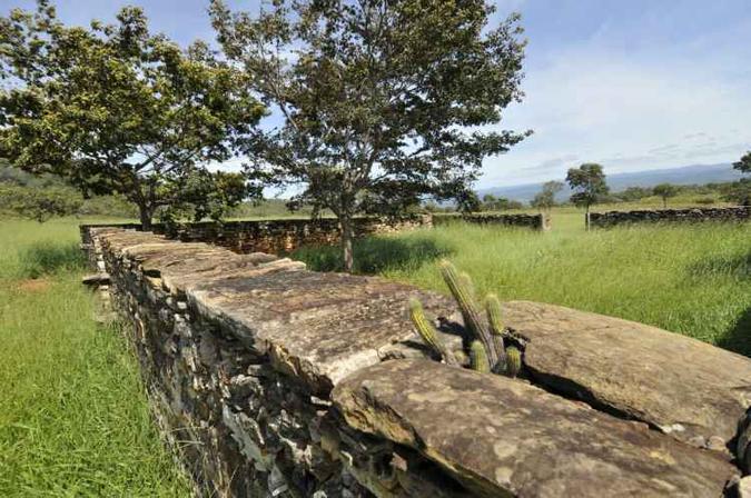 Curral de Pedra do século 18 ainda resiste e é usado nas montanhas do Parque das Sempre-Vivas(foto: Juarez Rodrigues/EM/D.A Press) Curral de Pedra do século 18 ainda resiste e é usado nas montanhas do Parque das Sempre-Vivas(foto: Juarez Rodrigues/EM/D.A Press)