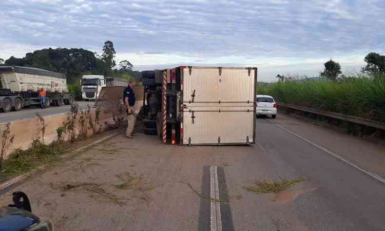 acidente na BR-381 em Nova Unio