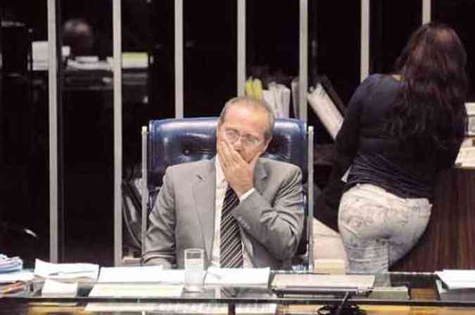 Presidente do Senado, Renan Calheiros, sugeriu que as mudanas sejam feitas por meio de leis ordinrias(foto: Carlos Moura/CB/D.A Press)