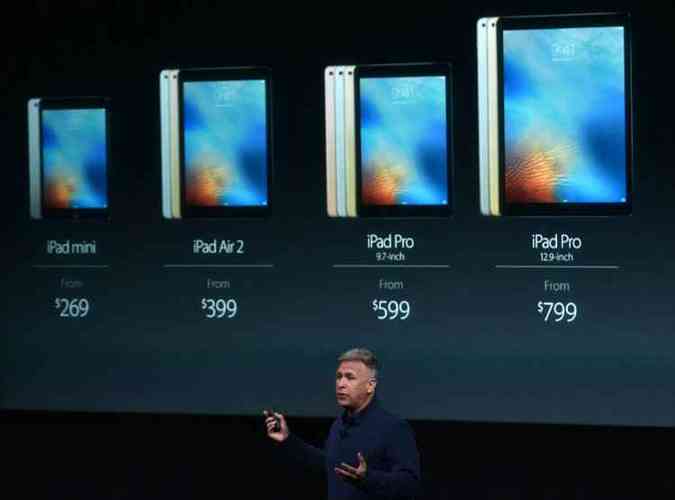 O vice-presidente de Marketing da Apple, Phil Schiller apresentou tambm o novo iPad Pro nesta segunda-feira(foto: Josh Edelson/AFP )