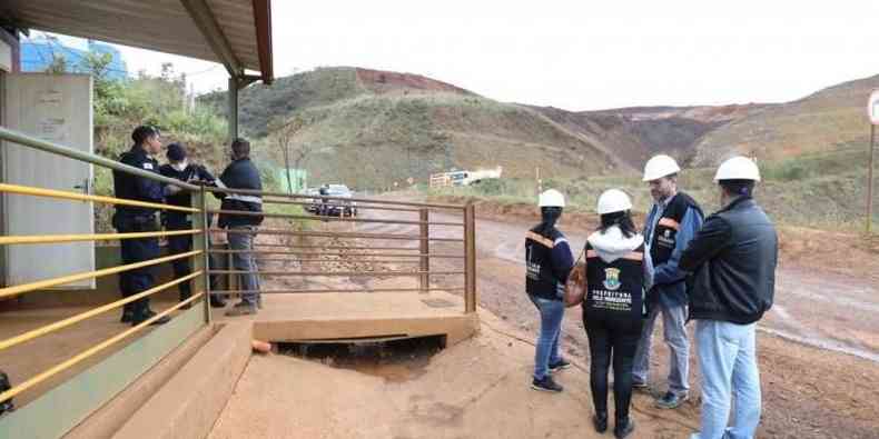 Fiscalizao da PBH em mineradora na Serra do Curral