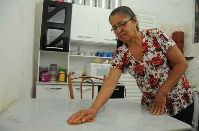 Raimunda Damasio � diarista h� 12 anos e est� com a agenda cheia: 